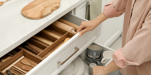 Showroom kitchen drawer organization